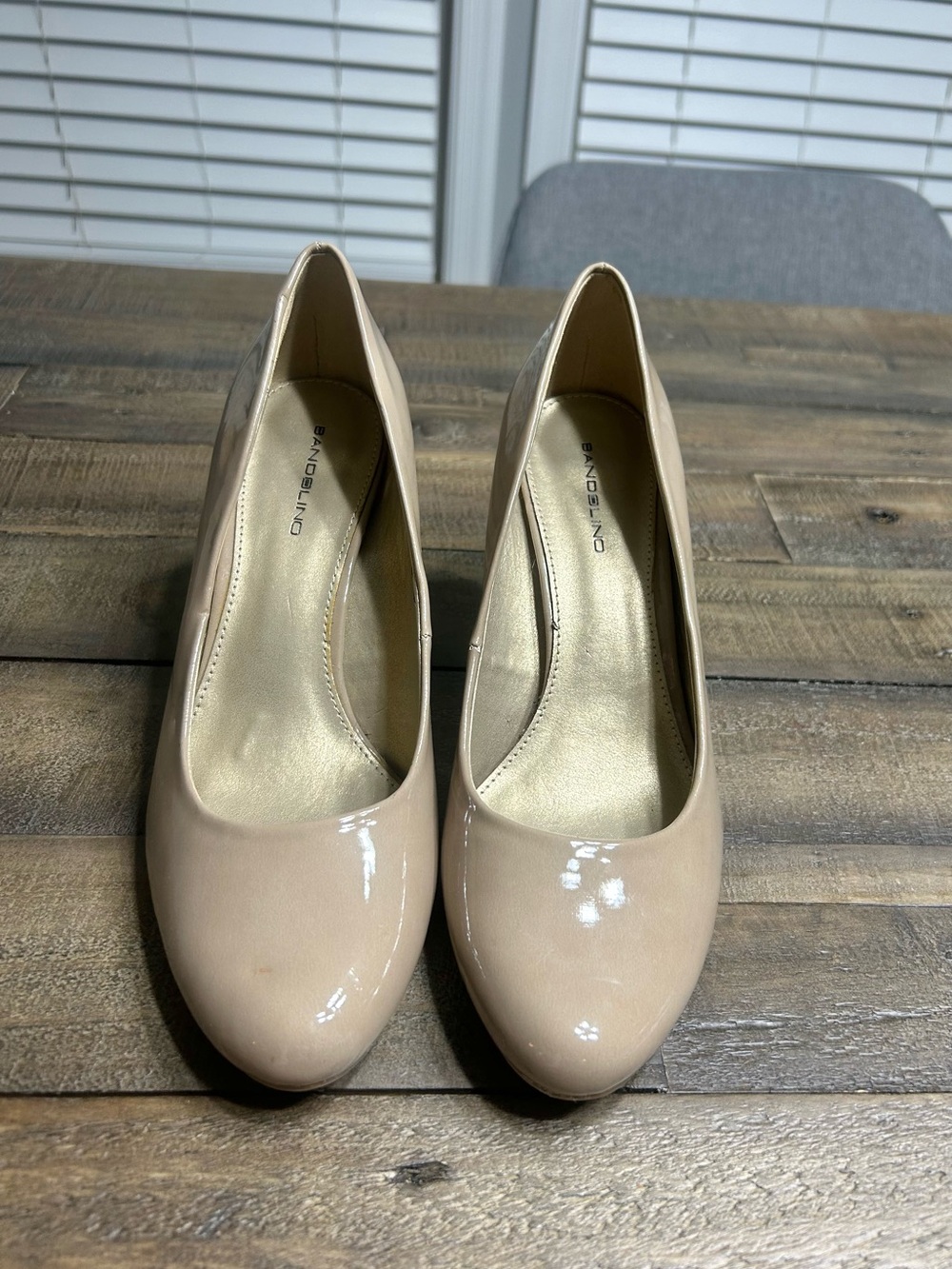 Bandolino Nude Taupe Patent Leather Pumps Heels Size 8.5